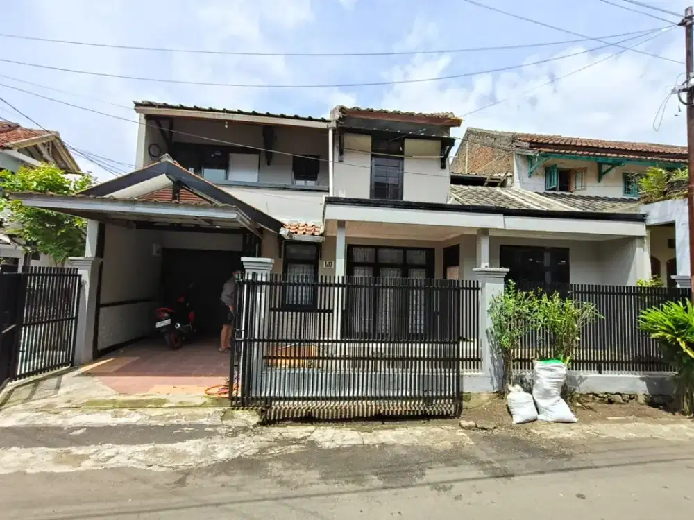 Disewakan Rumah Terawat Di Komplek Margahayu Raya Dekat MIM Kota Bandung
