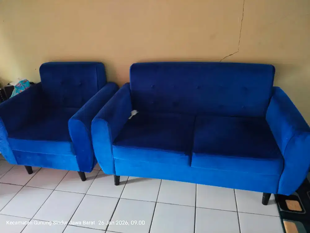 Sofa retro warna biru bca  ... Mash bagus... No minus