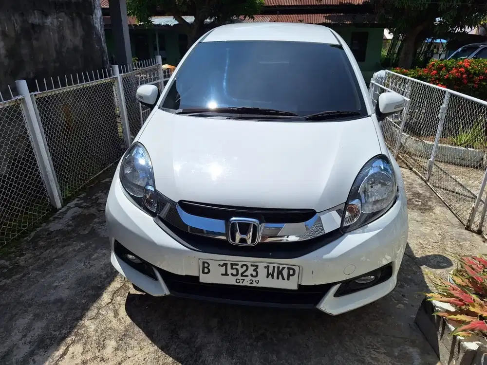 Honda Mobilio Putih Pribadi