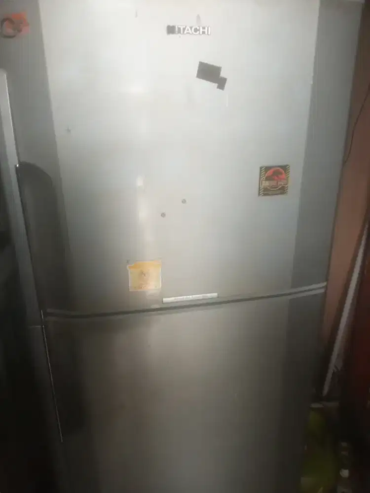 Dijual kulkas  jombo Hitachi