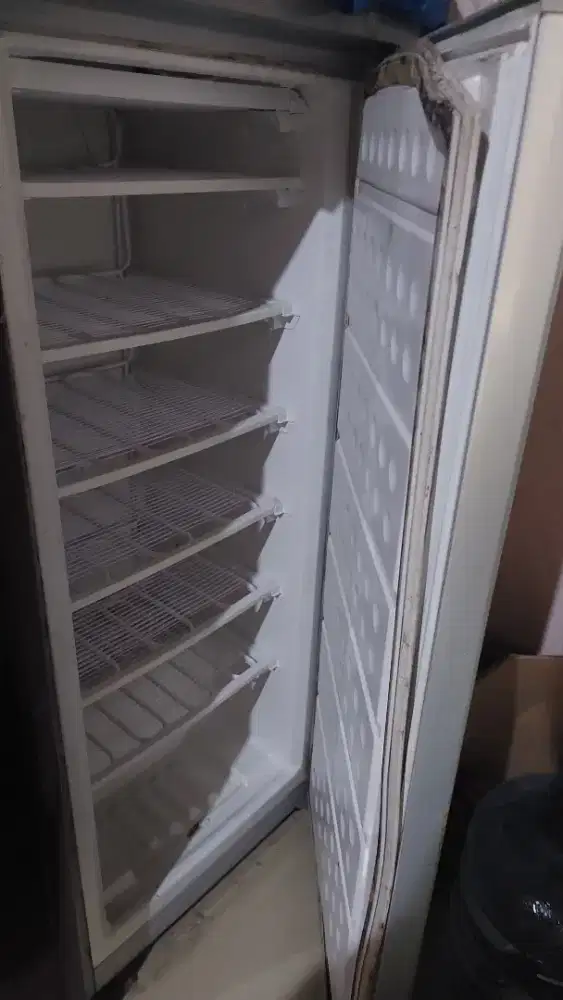 Kulkas di pakai Cuma 3 bln