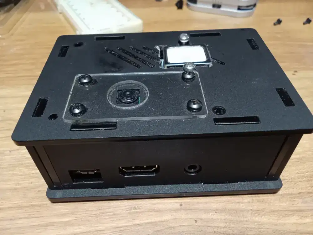 Raspberry Pi 3 Model B
include Casing , Murah Aja, COD Cijantung Dsk