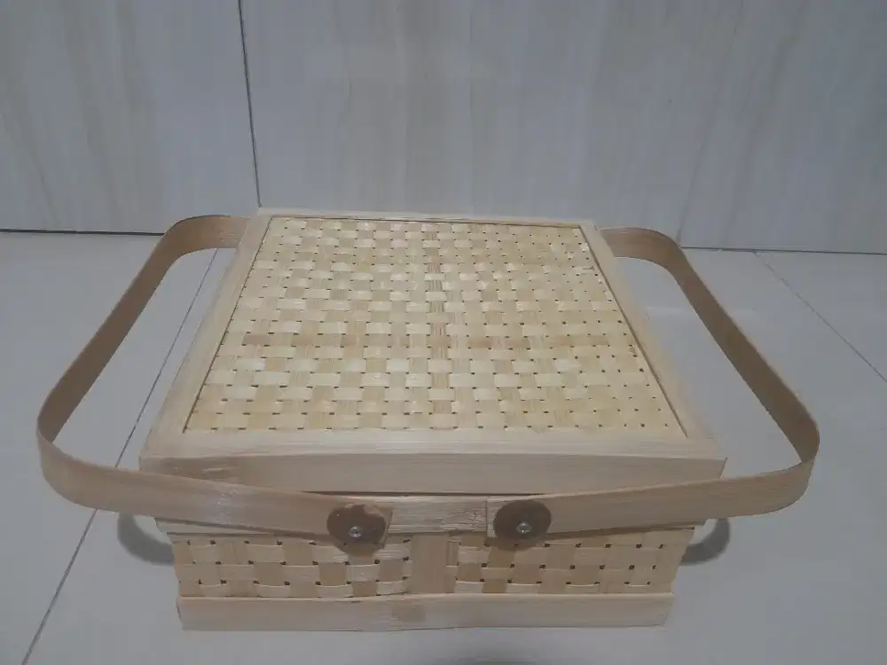 Jual Rantang/Keranjang Parcel Bambu Tutup Rotan