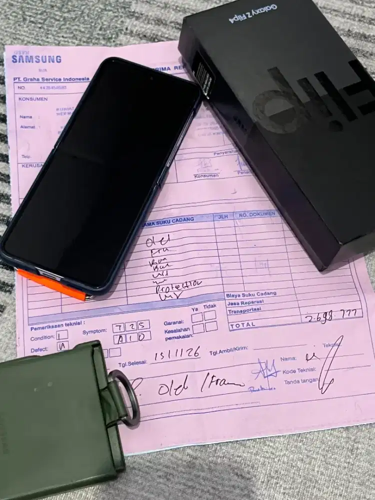 Samsung Z Flip 4 8/256GB Fullset SEIN