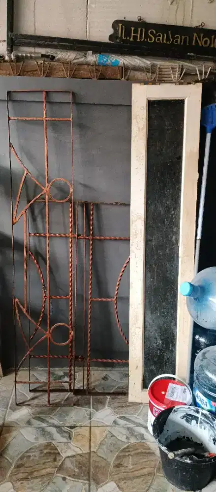 Teralis & daun jendela