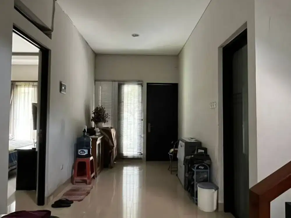 JUAL BU Murah Rumah siap huni 3 lantai bagus nyaman di Komplek Istana Sudirman Regency