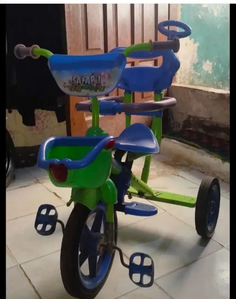 Sepeda anak roda 3 bekas