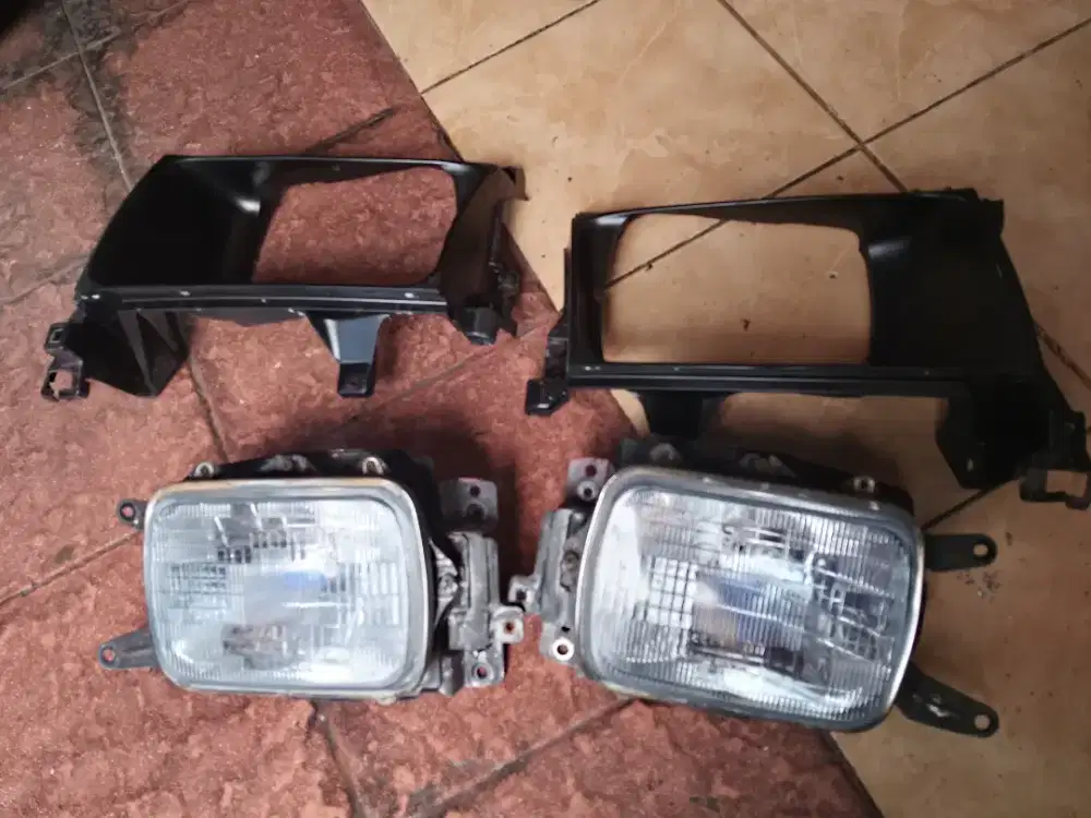 Lampu mobil kijang kapsul 97