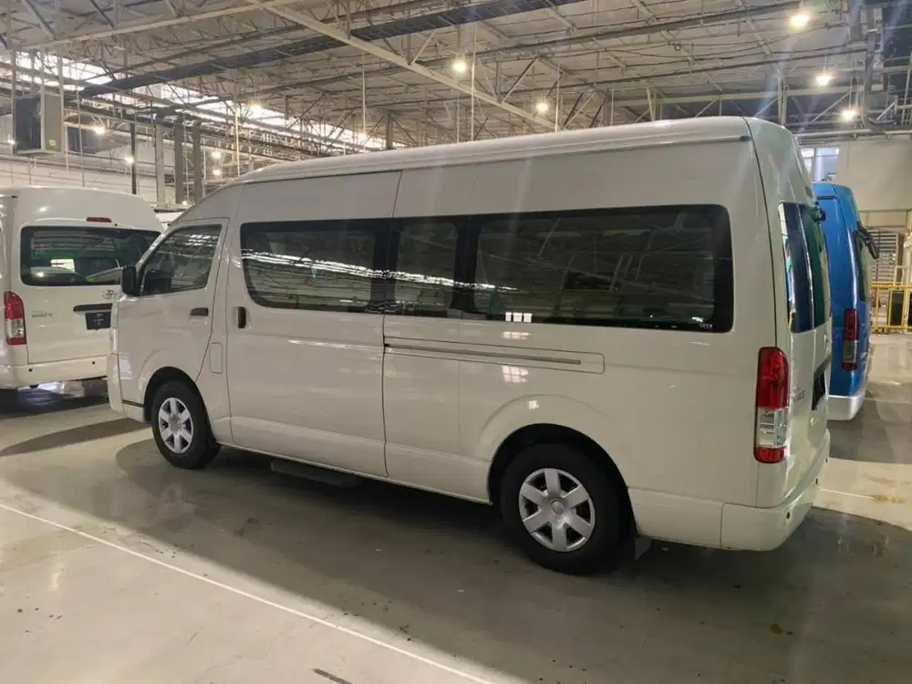 Hiace Commuter Limited Edition NIK 2025