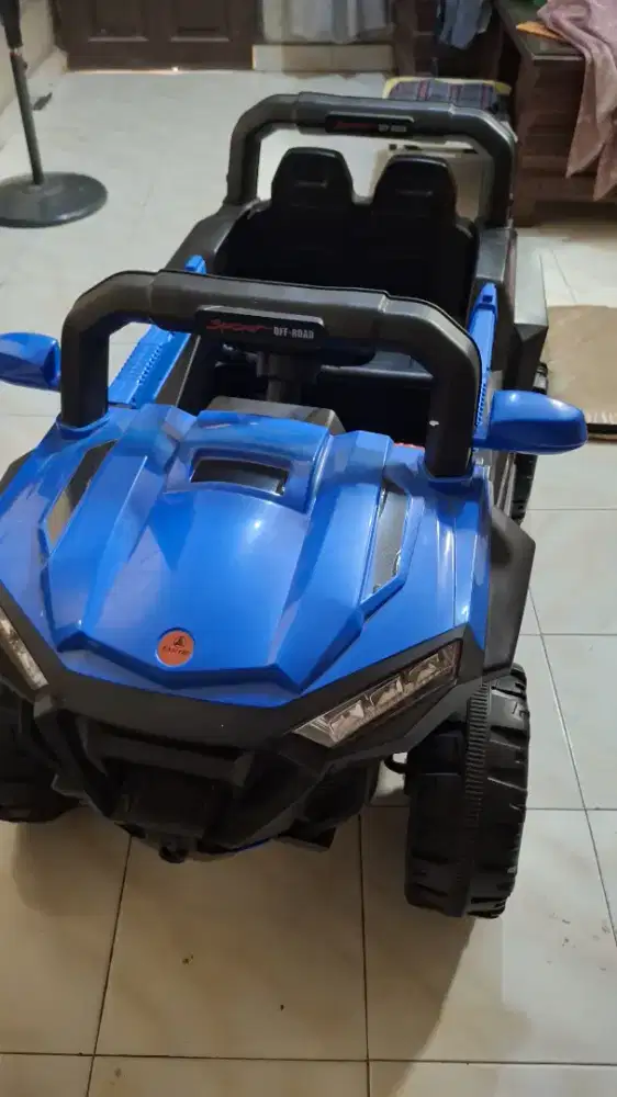 Mobil mainan aki anak