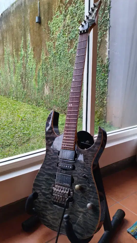 Ibanez RG807 QMZ Premium with Seymour Duncan AHB-1 black out pick up