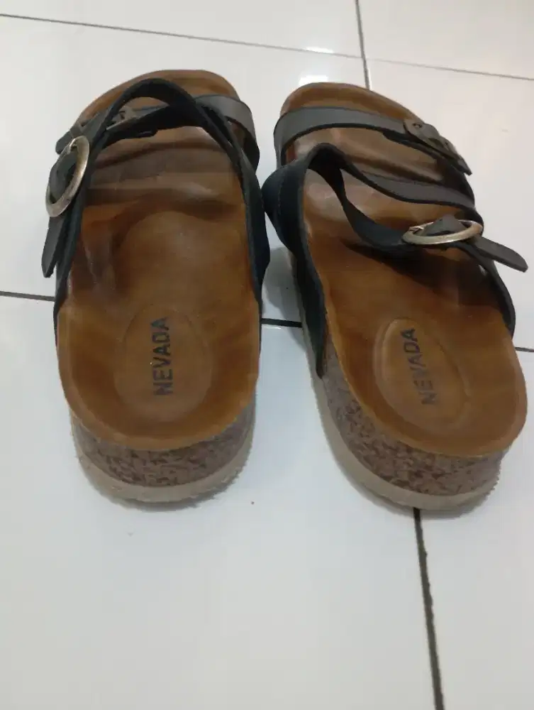 Sandal Nevada buat wanita size 40