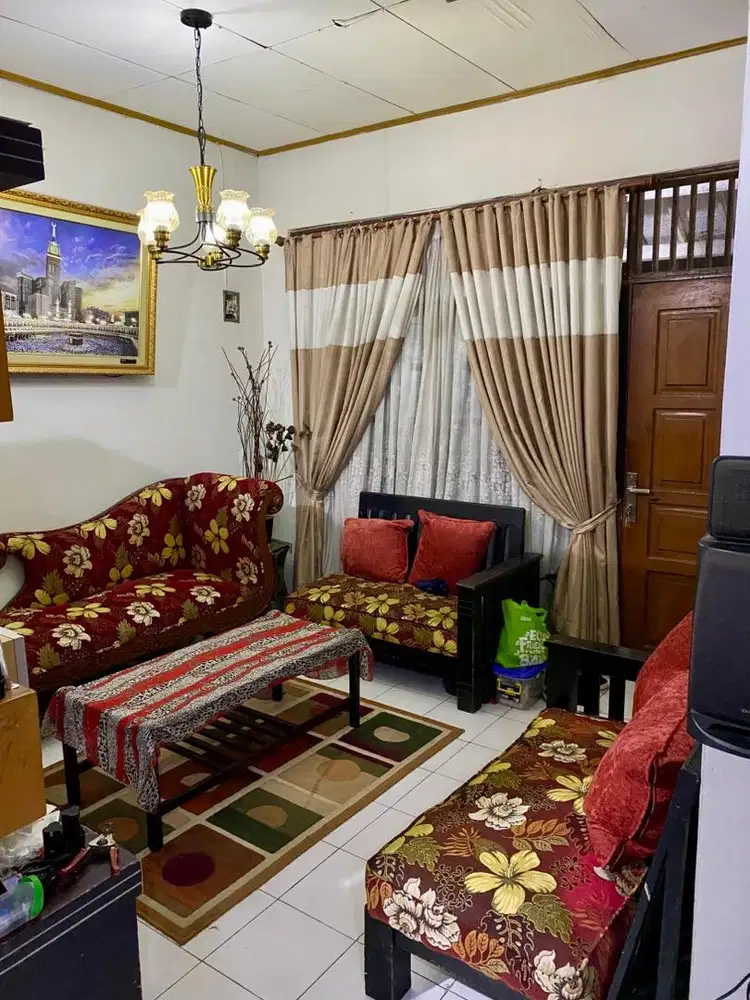 Rumah hook dlm komplek perumahan asri, dekat dengan pintu tol cijago