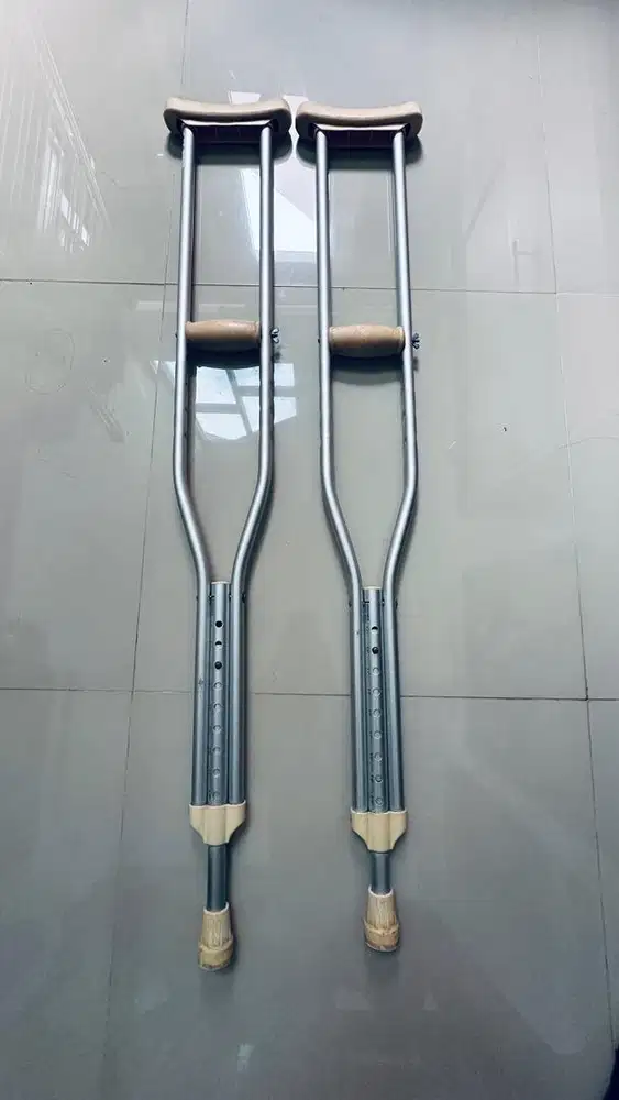 Di Jual tongkat kaki sepasang GEA