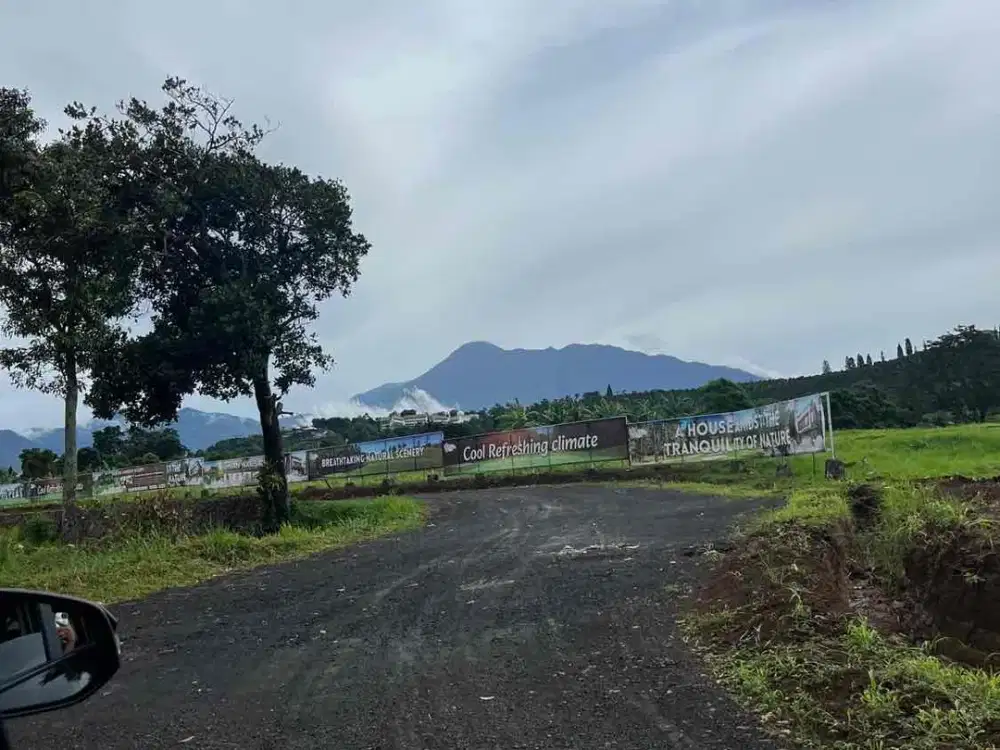 Tanah dengan view 360° gunung Gede Pangrango, gunung Salak, dan perbukitan
