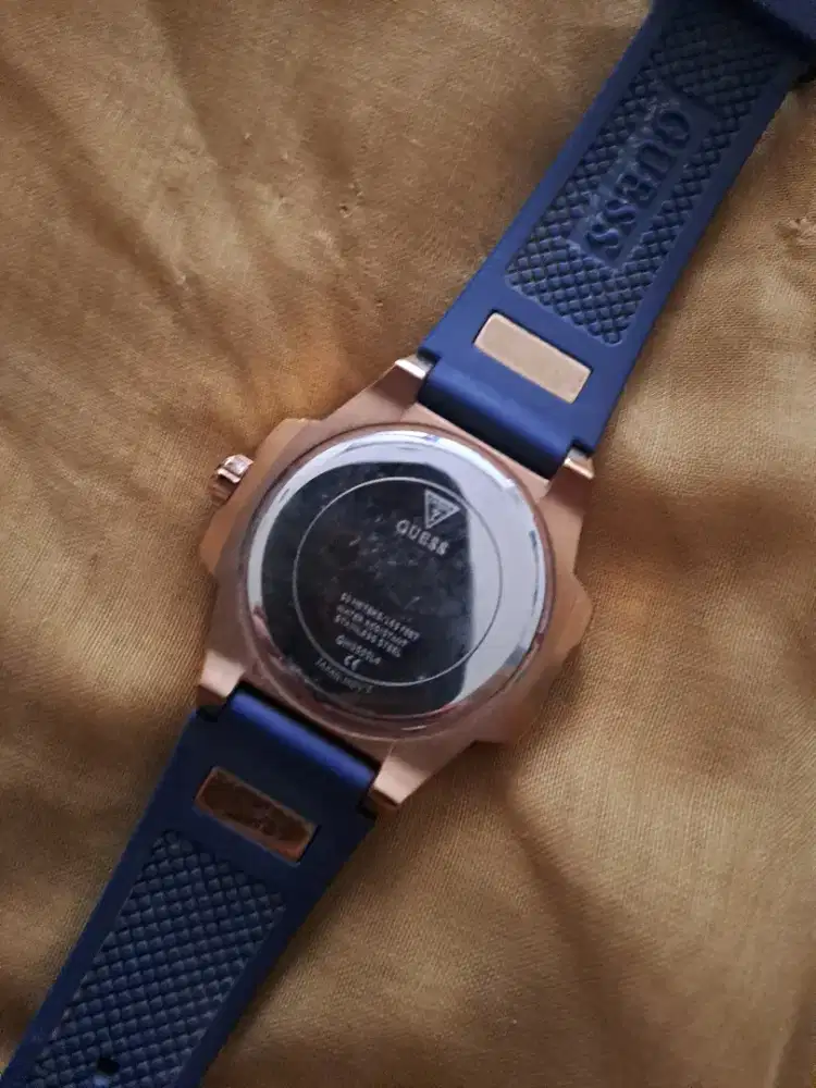 Prrloved Jam tangan GUESS original