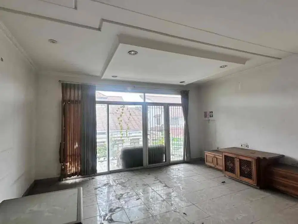 Rumah Tua Hit Tanah, Lokasi Bagus di Permata Hijau, Jakarta Selatan