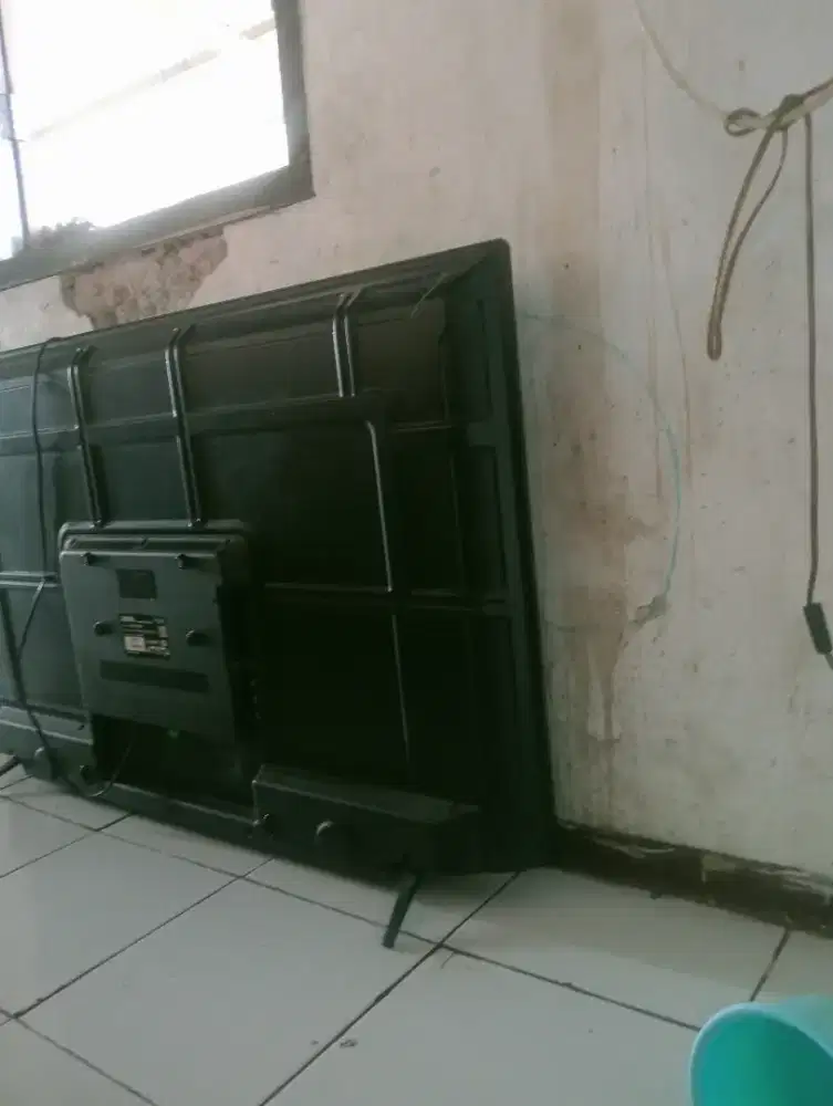 DICARI KARDUS SMART TV AKARI 50INC