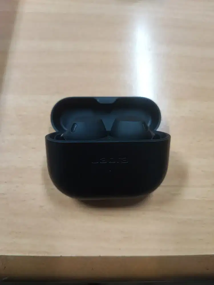 Elite 8 active black