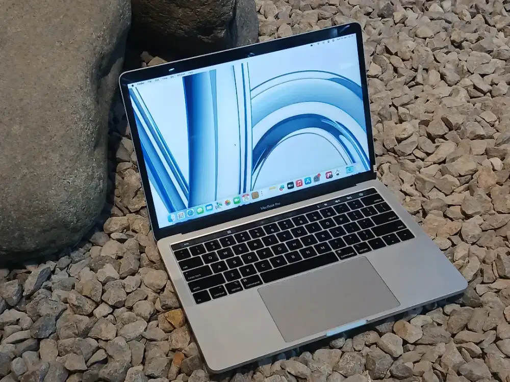 Macbook Pro 2019 IBox Touchbar