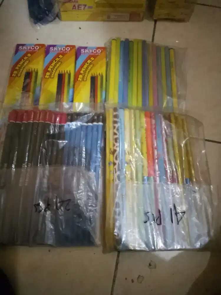 1 paket macam pensil