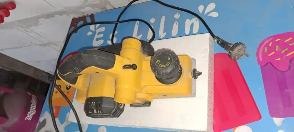 Stanley STEL630 750W Planner / Mesin Serut Kayu Listrik