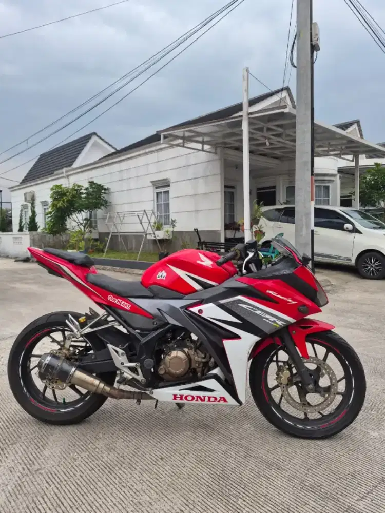 Honda cbr 2017 150 r
