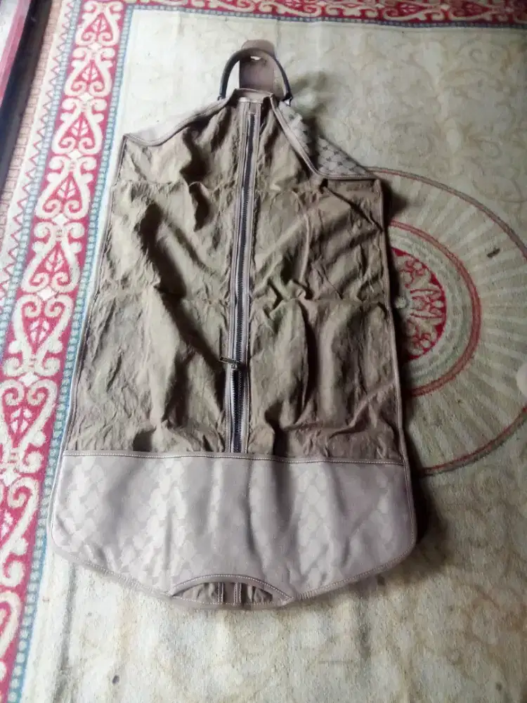 Di jual kantong jas merk Roma Tokyo italy