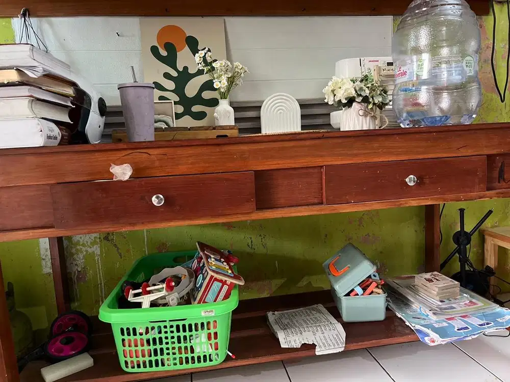 Jual meja kayu dilengkapi laci