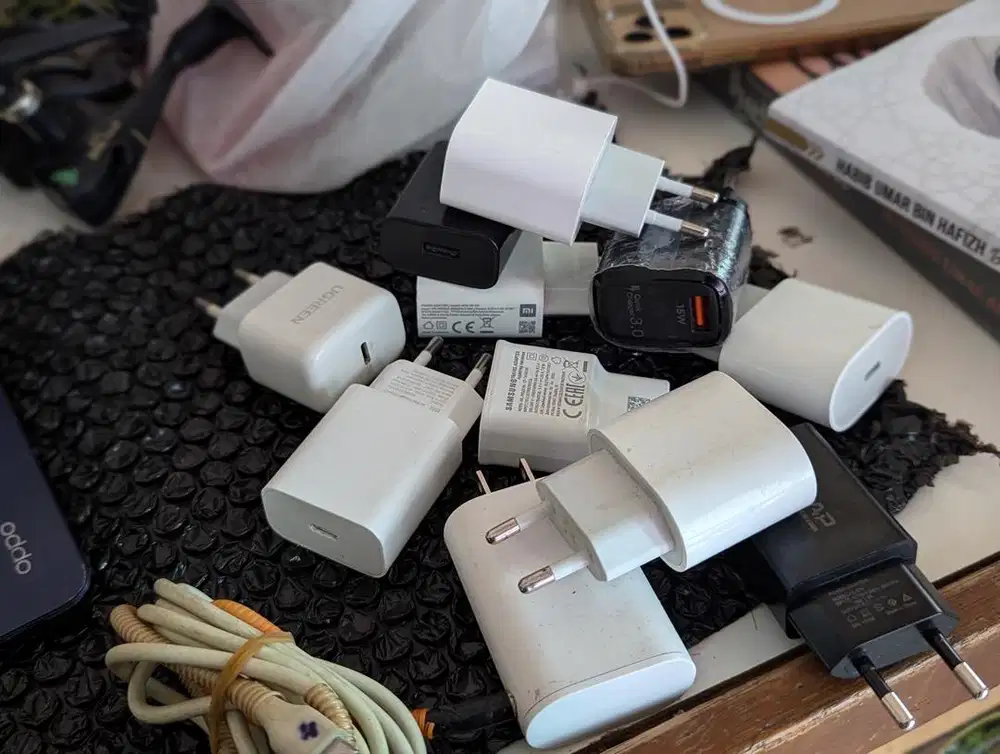 charger Ori copotan bawaan HP Baca keterangan postingan