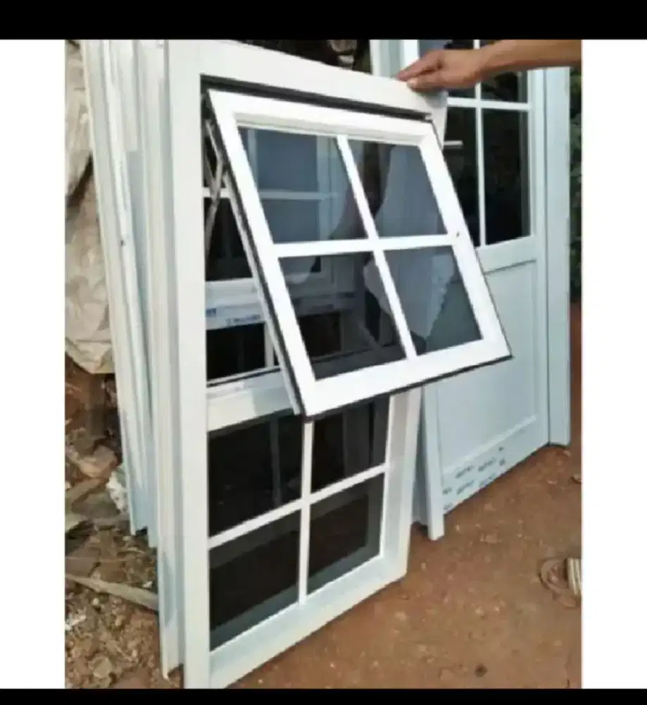 Jendela Aluminium Ornamen ukrn40x80 dgn  Desain Modern dan Tahan Lama