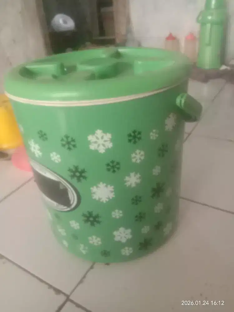 Saya mau jual termos es besar