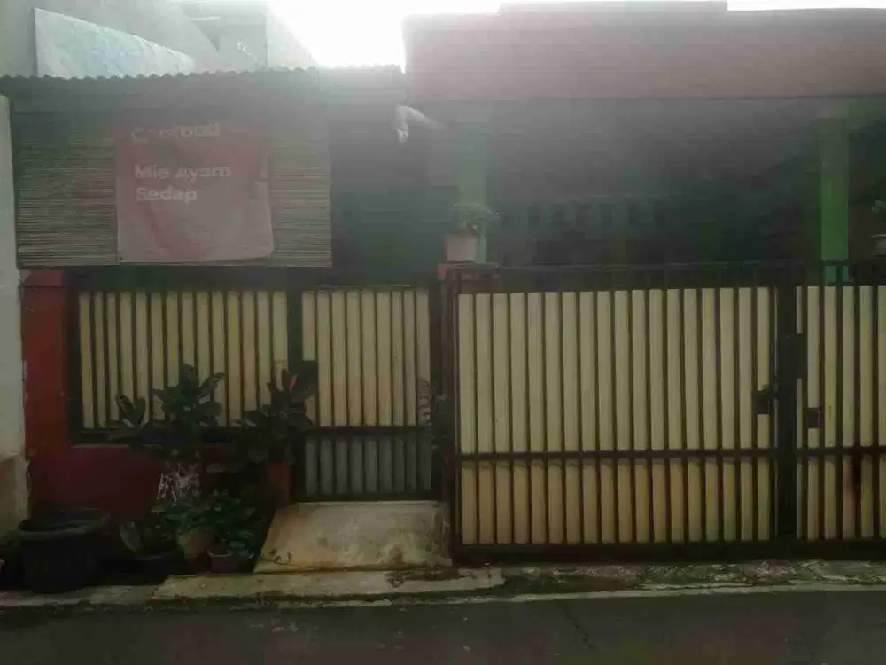 DI JUAL RUMAH 2 KAMAR TIDUR dukuh dzambrud Bekasi bonus AC dan kitchen set