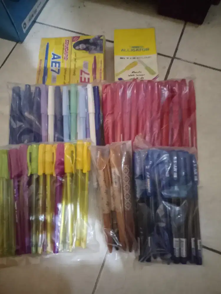 Jual 1paket bolpoint macam