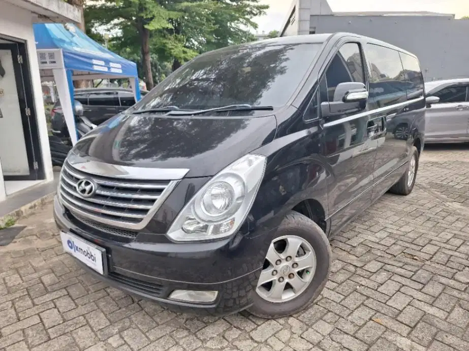 LOW DP Hyundai H-1 2.4 Bensin-AT 2011 BOF