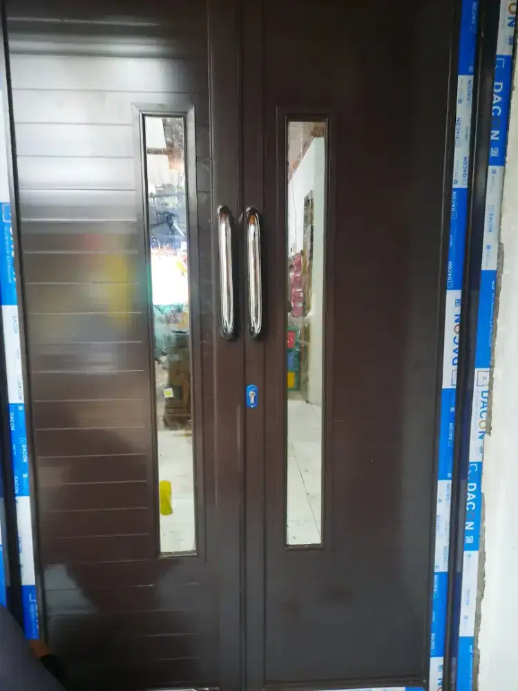 Pintu Aluminium Spandrel Ukuran 60x200cm Desain Modern dan Thn Lama
