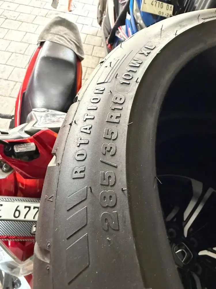 R18 accelera delta sport semi slick