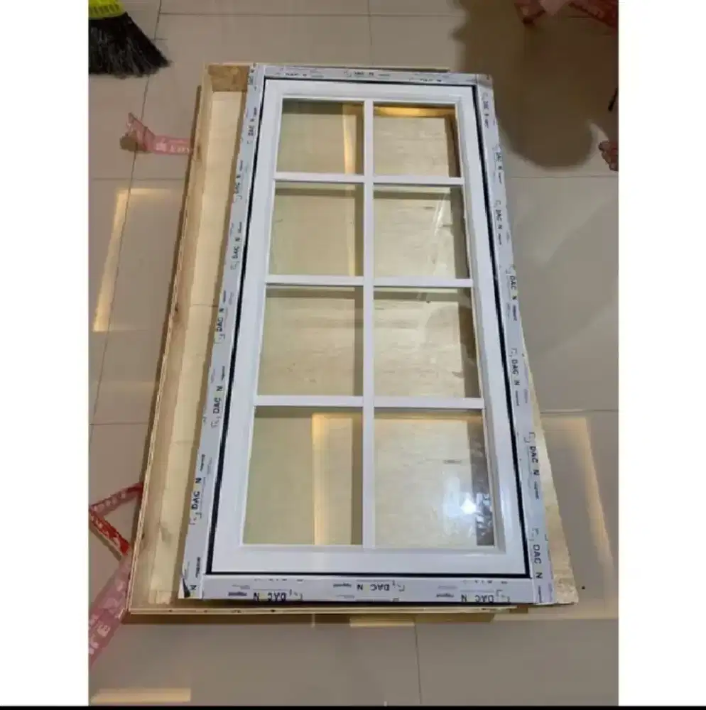 Jendela Aluminium Model Ornamen Uk 50x100 Desain Modern dan Thn Lama