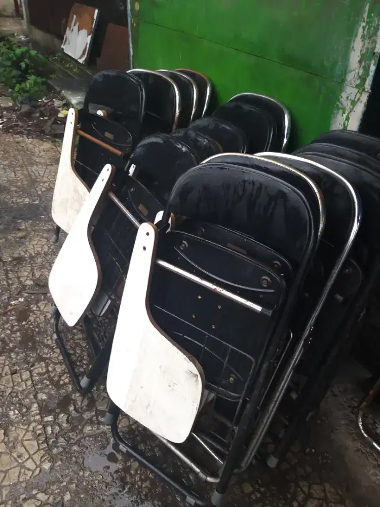 Kursi kuliah bahan da lipat