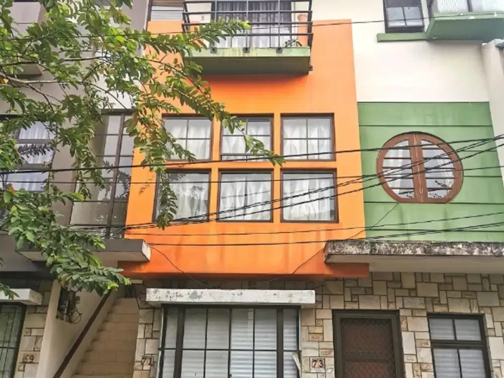 Jual cepat town house Permata Hijau Lippo Karawaci barat. dua lantai