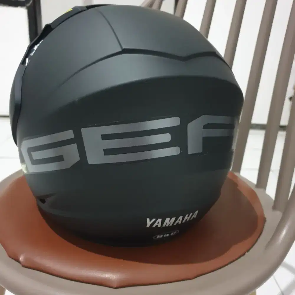 Helm Yamaha Gear