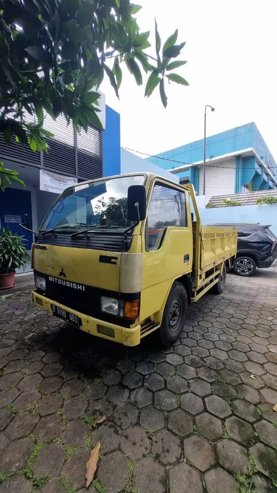 Truk Colt Mitsubishi 2001