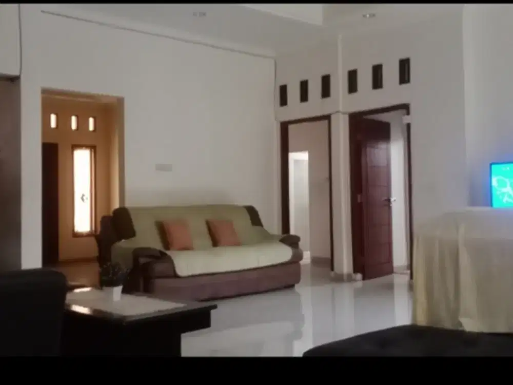 DI JUAL / DI SEWAKAN RUMAH LENTENG