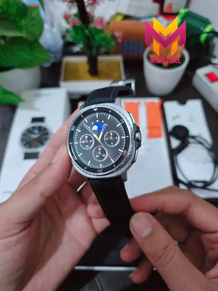 Samsung Galaxy Watch 8 Classic Hitam Silver Mulus fullset smartwatch