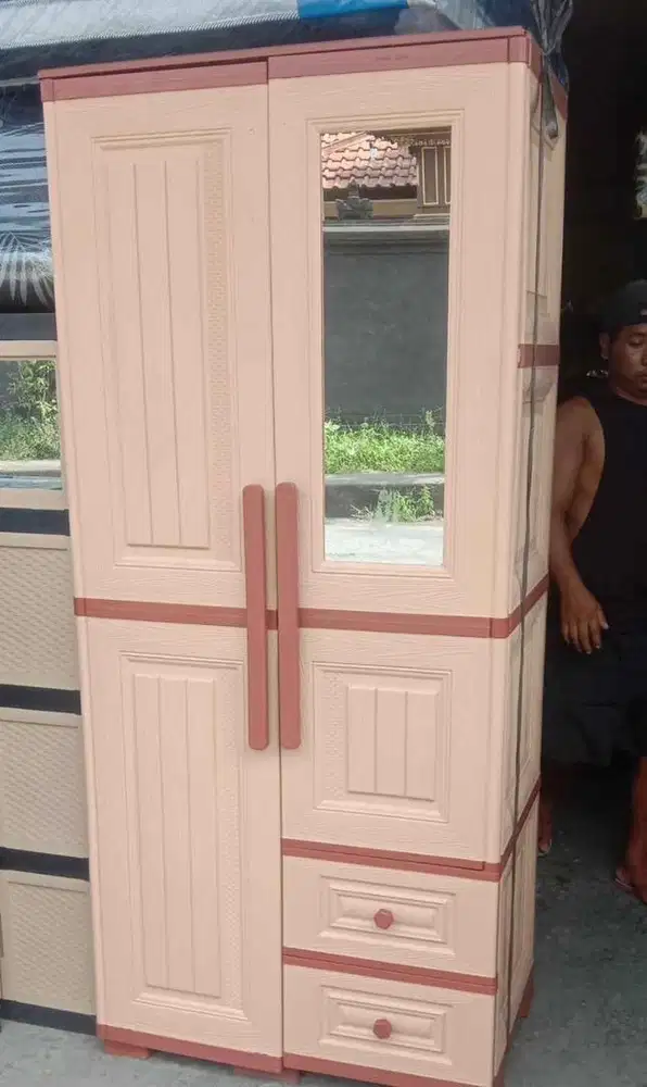 Lemari plastik 2pintu laci