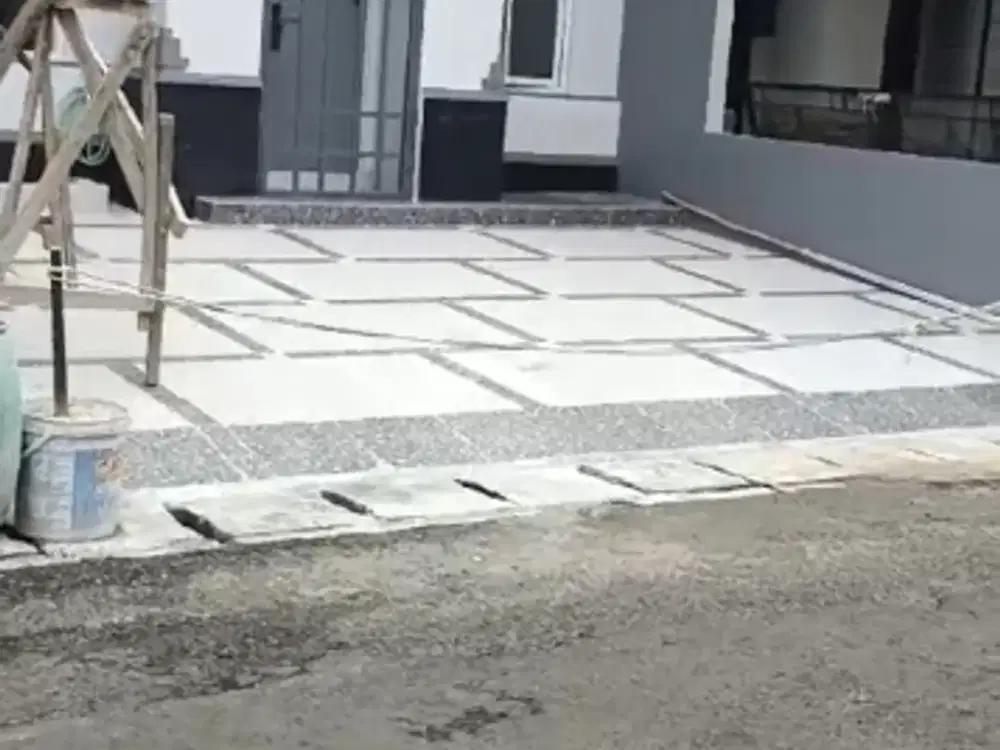 Jual rumah baru siap huni Lippo Barat. Satu lantai