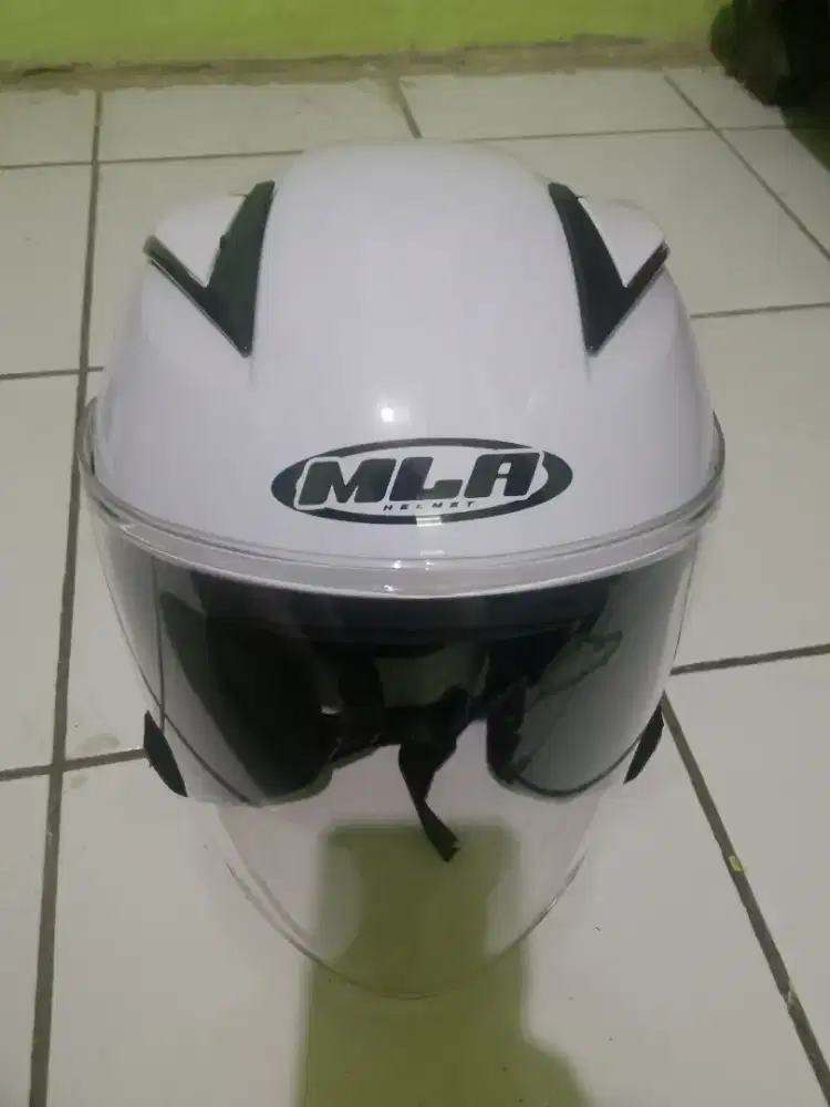Helm MLA J5 putih