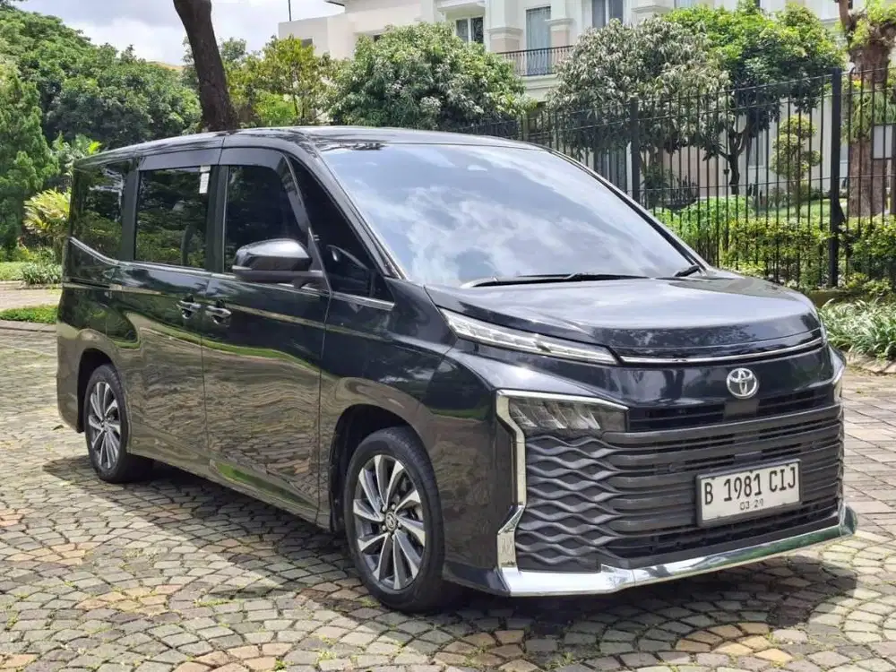 Toyota voxy 2.0 at 2023