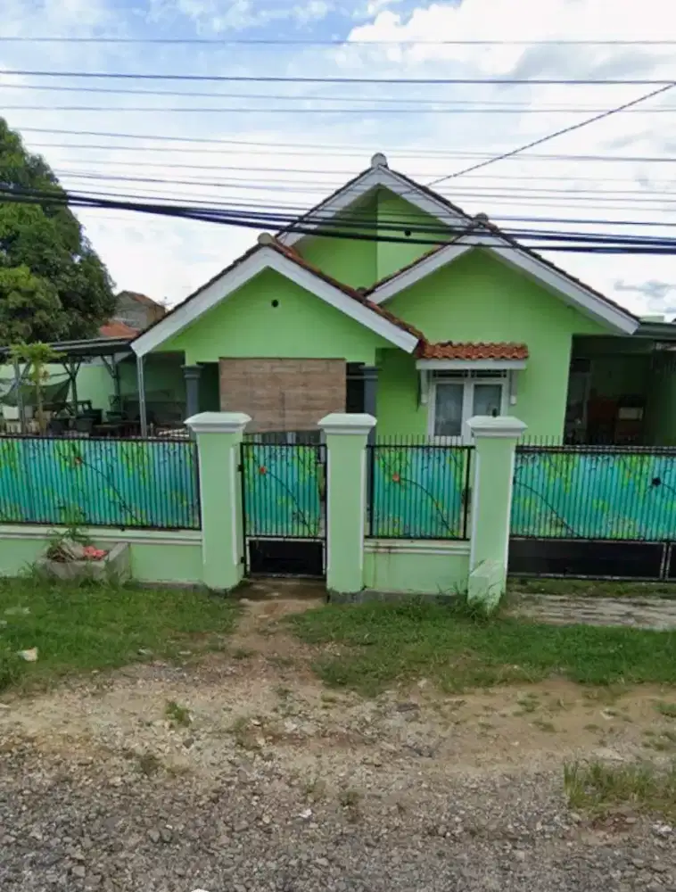 Dijual Tanah berikut Bangunan di Perum BKP