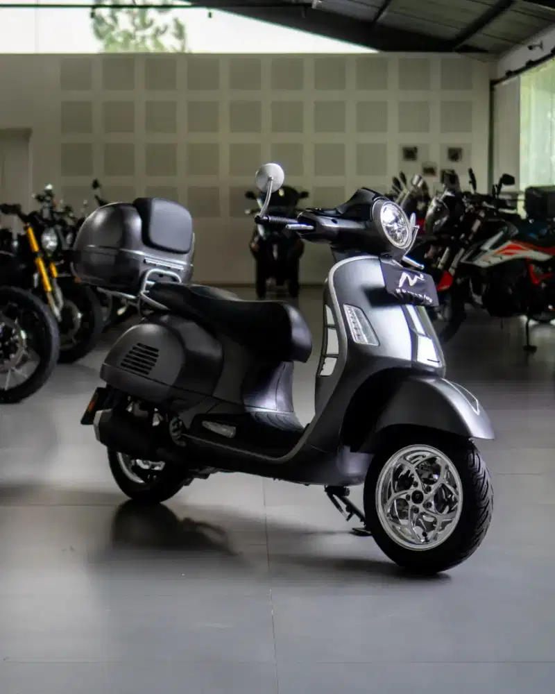 Vespa GTS 300 HPE Supertech Grey Quarzo Matt 2023 Mod Up To 80 Jtan